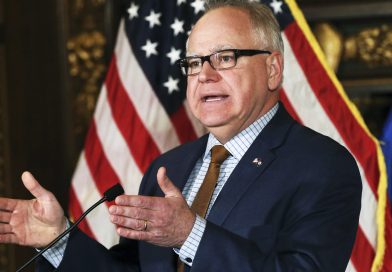 El gobernador Walz anuncia la orden de “Stay at Home” para Minnesota.