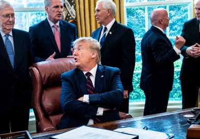 Ciudadanos americanos casados con inmigrantes están bloqueados de recibir cheques de estímulo. Ciudadanos americanos casados con inmigrantes están bloqueados de recibir cheques de estímulo.