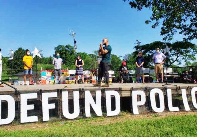 Miembros del Ayuntamiento de Minneapolis anuncian apoyo para desmantelar el departamento de policía. Miembros del Ayuntamiento de Minneapolis anuncian apoyo para desmantelar el departamento de policía.