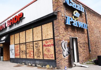 El cuerpo de una Persona fue encontrado en los escombros de un edificio quemado.